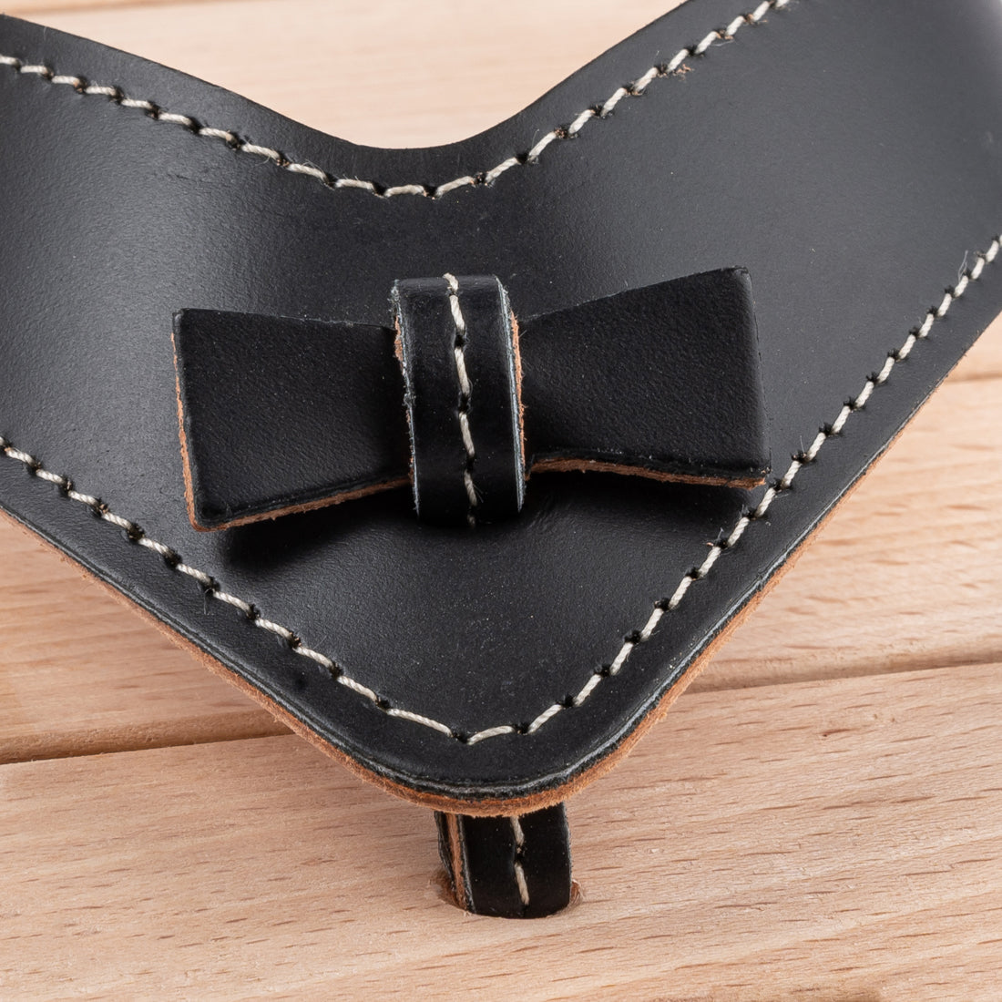 La Tong Naturellement Chic - Noire satin